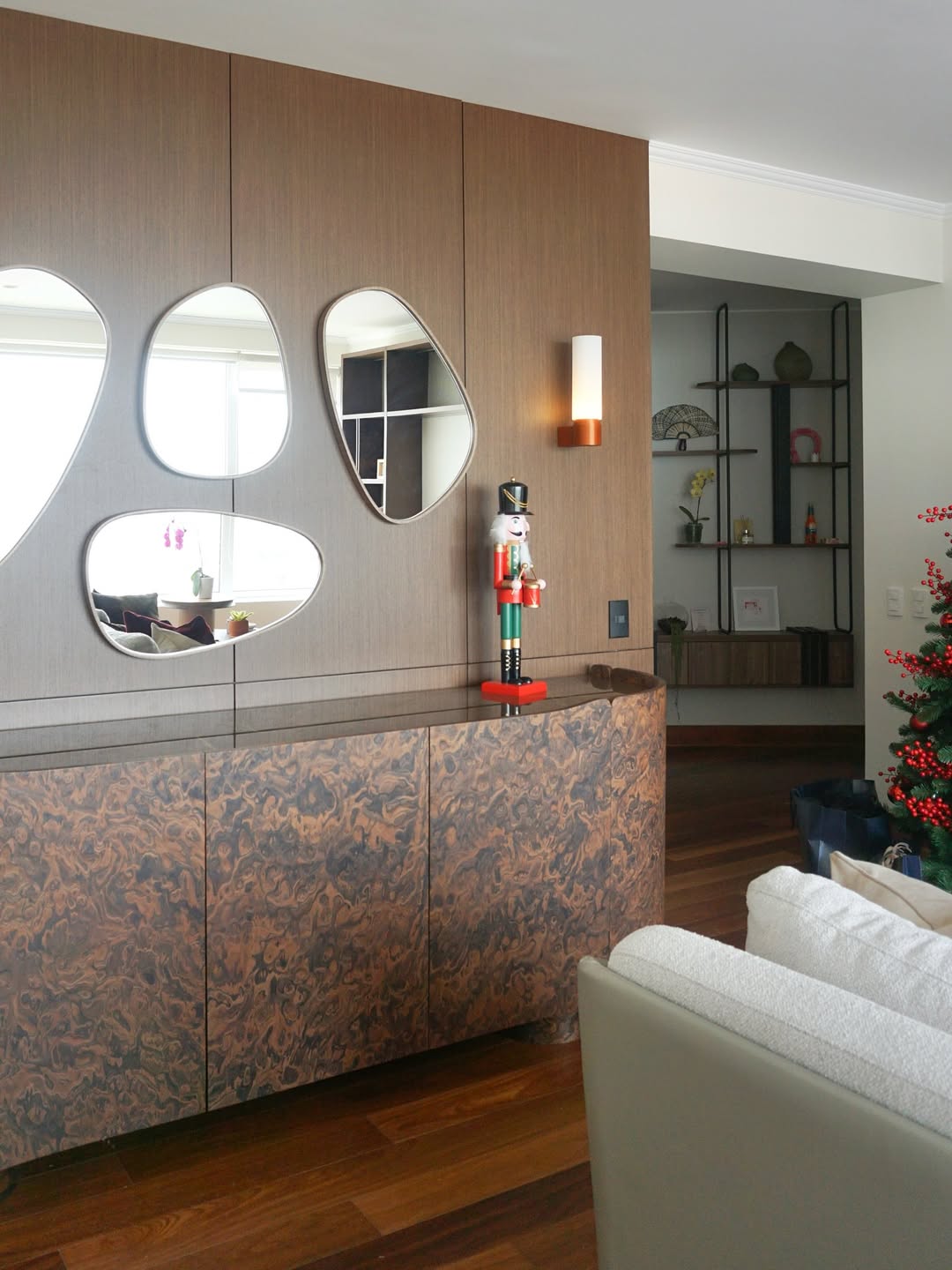 Linea Wall Light